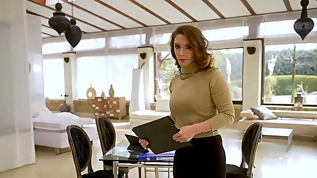 Office affair with a girl who wants to taste that dick