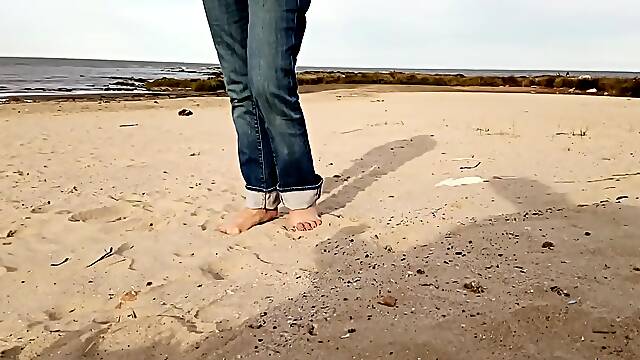 Walk On The Beach Ends With An Insertion In The Cock, Brunette, Big Ass, Busty, Big Cock, Man In Und