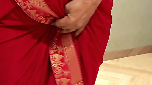 Sassy Riya #5 Wearing Saare
